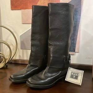 New- Frye 77827 Womens Cognac Leather Spats Cuff Riding Boots. Size 6.5